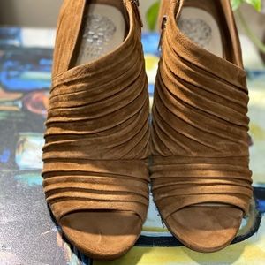 Vince Camuto Shooties